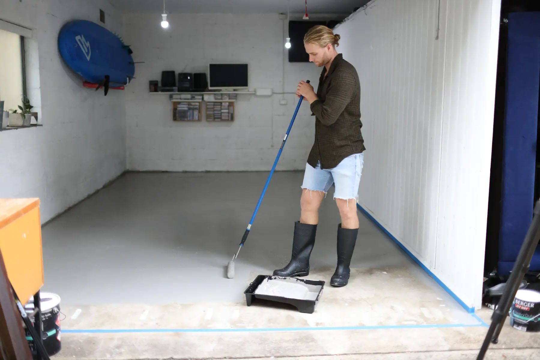 How to Paint Concrete Sunshine Mitre 10